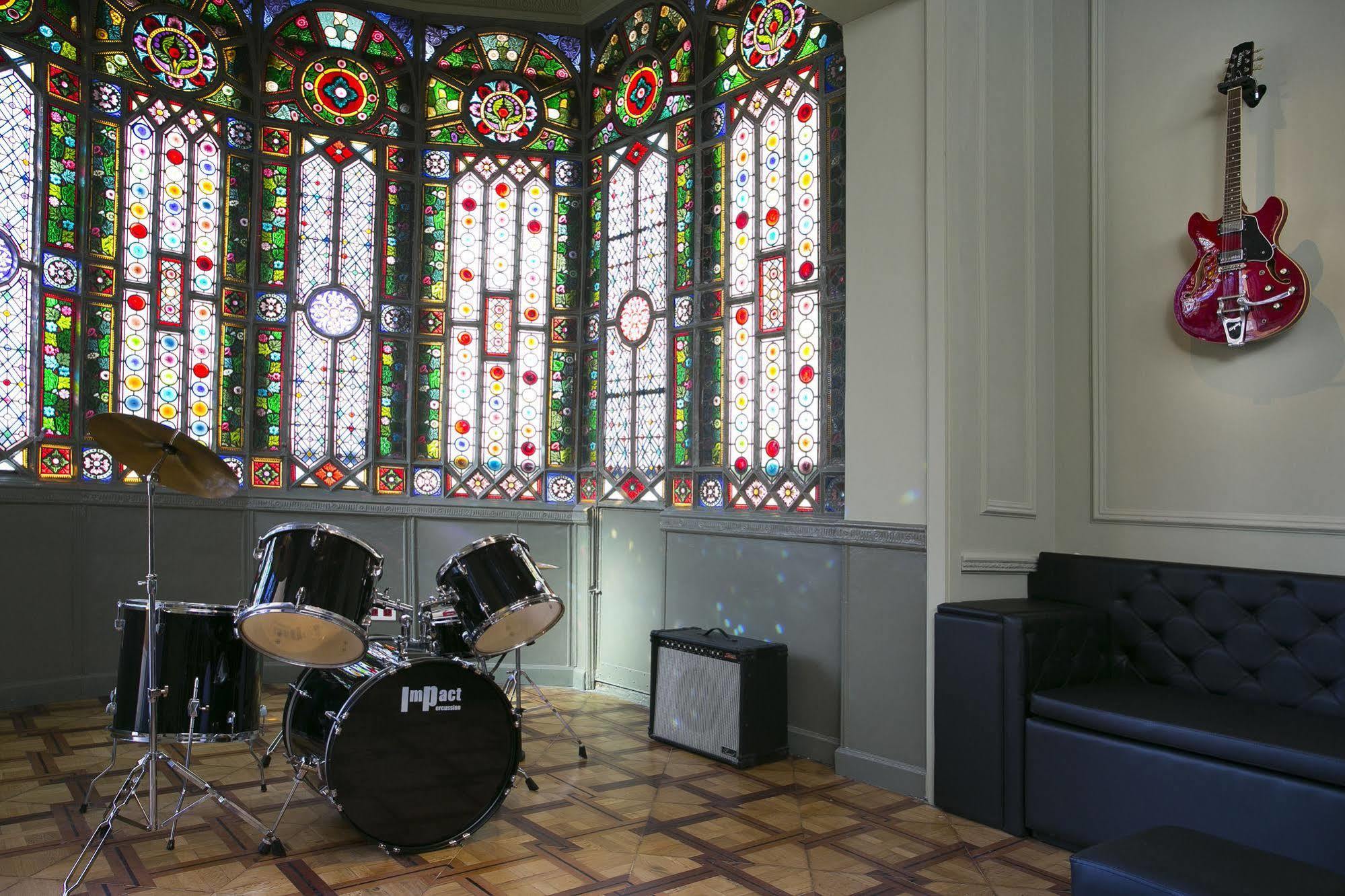 Sant Jordi Hostels Rock Palace Barcelona Exterior photo